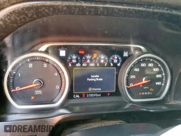 ✅ 2020 Chevrolet Silverado 2500HD High Country • VIN: 1GC4YREY3LF103878 • Лот: 81100165. Опубликован ранее на Copart с пробегом 378 595 миль. Бесплатный доступ к архиву аукционных продаж из США и подробный отчёт об истории автомобиля на DreamBid. Изображение 9.