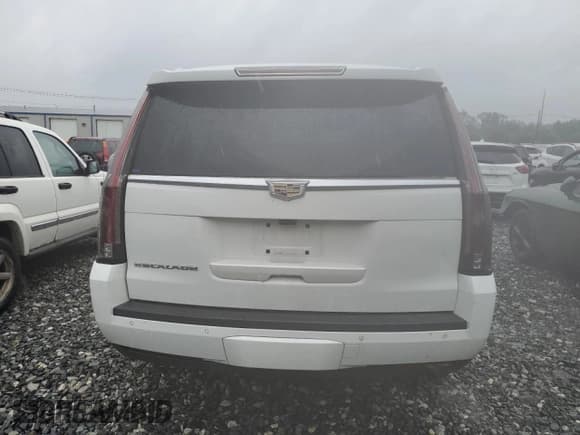 ✅ 2018 Cadillac Escalade Luxury • VIN: 1GYS4BKJ7JR278304 • Lot: 67045065. Listed on Copart with 191,448 mi. Free auction sales archive from the USA and detailed vehicle history report at DreamBid. Image 6.
