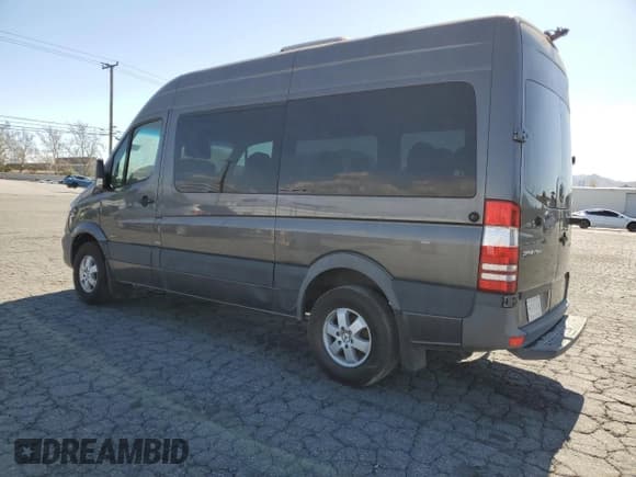 ✅ 2014 Mercedes-Benz Sprinter Passenger • VIN: WDZPE7CC8E5834266 • Лот: 56178535. Опубликован ранее на Copart с пробегом 125 433 миль. Бесплатный доступ к архиву аукционных продаж из США и подробный отчёт об истории автомобиля на DreamBid. Изображение 2.