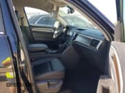 ✅ 2023 Volkswagen Atlas SE • VIN: 1V2WP2CA0PC547704 • Lot: 42798297. Listed on IAAI with 22,742 mi. Free auction sales archive from the USA and detailed vehicle history report at DreamBid. Image 5.