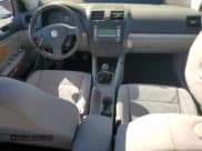 ✅ 2007 Volkswagen Rabbit • VIN: WVWCS71K17W255991 • Lot: 87119075. Wystawiony na Copart z przebiegiem Nie podano. Bezpłatny archiwum sprzedaży aukcyjnych z USA i szczegółowy raport historii pojazdu na DreamBid. Zdjęcie 8.