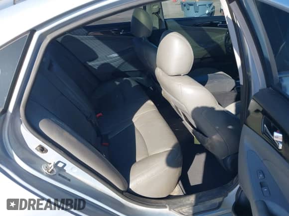 2012 Hyundai Sonata SE with VIN 5NPEC4AB8CH452970, listed as a IAAI auction lot 43304614 with 192,764 mi miles and . Bid and sale history available at DreamBid. Image 8.