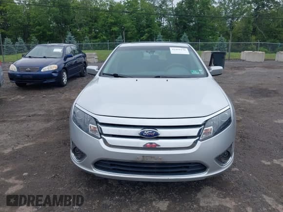 ✅ 2011 Ford Fusion Hybrid • VIN: 3FADP0L35BR221881 • Lot: 42459138. Listed on IAAI with 117,116 mi. Free auction sales archive from the USA and detailed vehicle history report at DreamBid. Image 6.