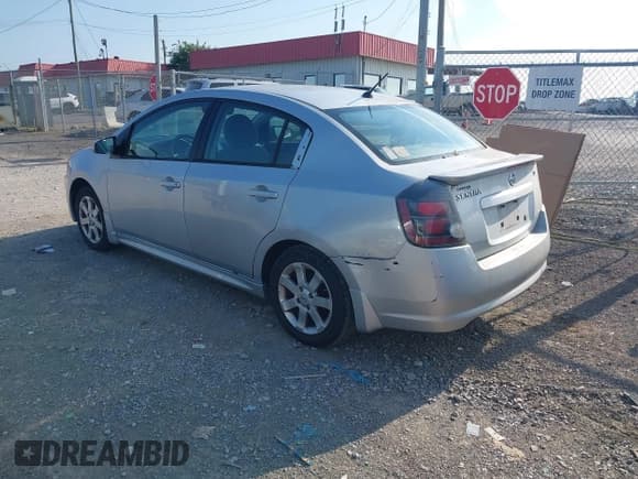 ✅ 2010 Nissan Sentra SR • VIN: 3N1AB6AP7AL637696 • Лот: 43013315. Опубликован ранее на IAAI с пробегом 163 382 миль. Бесплатный доступ к архиву аукционных продаж из США и подробный отчёт об истории автомобиля на DreamBid. Изображение 3.