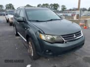 ✅ 2008 Mitsubishi Outlander SE • VIN: JA4LS31W58Z010939 • Lot: 43808076. Listed on IAAI with 220,661 mi. Free auction sales archive from the USA and detailed vehicle history report at DreamBid. Image 1.