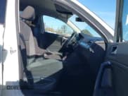 ✅ 2021 Volkswagen Tiguan S • VIN: 3VV1B7AX4MM121511 • Lot: 43678372. Wystawiony na IAAI z przebiegiem 78 421 mil. Bezpłatny archiwum sprzedaży aukcyjnych z USA i szczegółowy raport historii pojazdu na DreamBid. Zdjęcie 5.