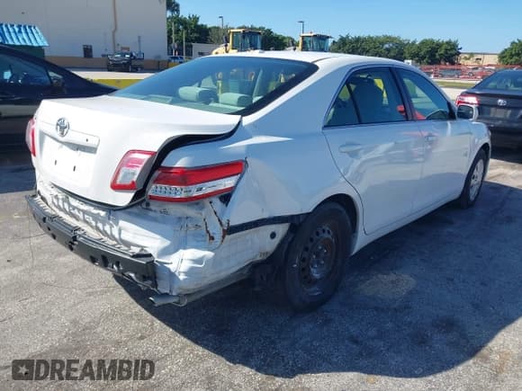 ✅ 2011 Toyota Camry LE • VIN: 4T1BF3EK2BU616292 • Lot: 43584649. Wystawiony na IAAI z przebiegiem 198 035 mil. Bezpłatny archiwum sprzedaży aukcyjnych z USA i szczegółowy raport historii pojazdu na DreamBid. Zdjęcie 4.