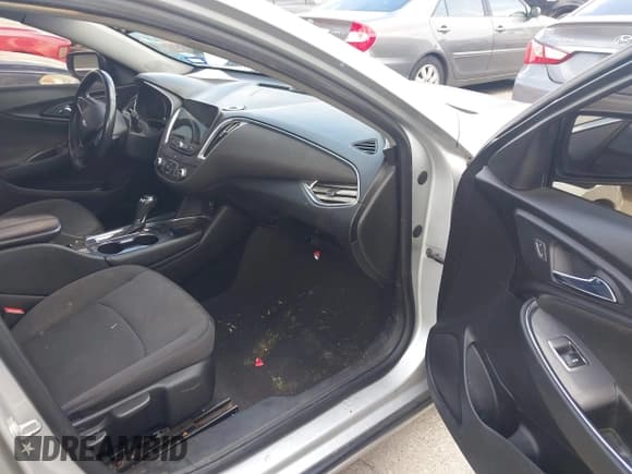 ✅ 2018 Chevrolet Malibu LT • VIN: 1G1ZD5ST0JF143540 • Lot: 42737601. Listed on IAAI with 142,193 mi. Free auction sales archive from the USA and detailed vehicle history report at DreamBid. Image 5.