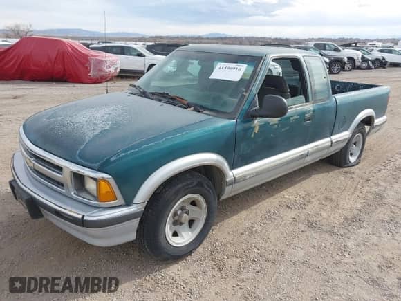 1997 Chevrolet S-10 LS с VIN 1GCCS1947V8160484, выставлен на аукционе IAAI как лот 41500910 с пробегом 92 587 миль миль и . История ставок и продаж доступна на DreamBid. Изображение 2.