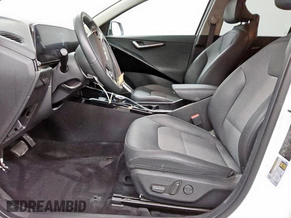 ✅ 2024 Kia Niro Wind • VIN: KNDCR3L1XR5092209 • Лот: 81575635. Опубликован ранее на Copart с пробегом 19 840 миль. Бесплатный доступ к архиву аукционных продаж из США и подробный отчёт об истории автомобиля на DreamBid. Изображение 7.