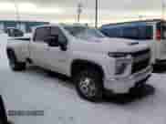 2021 Chevrolet Silverado 3500HD LT z VIN 1GC4YTEY5MF163725, wystawiony jako Copart lot #43392655 z przebiegiem 108 242 mil mil oraz Czysty tytuł • Clean title. Historia ofert i sprzedaży dostępna na DreamBid. Obrazek 4.