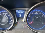 ✅ 2013 Hyundai Genesis Coupe R-Spec • VIN: KMHHU6KJ1DU084274 • Lot: 41755586. Wystawiony na IAAI z przebiegiem 151 114 mil. Bezpłatny archiwum sprzedaży aukcyjnych z USA i szczegółowy raport historii pojazdu na DreamBid. Zdjęcie 7.