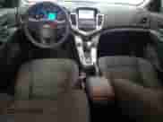 2015 Chevrolet Cruze LT z VIN 1G1PC5SB1F7130928, wystawiony jako Copart lot #84561045 z przebiegiem 106 370 mil mil oraz Szkoda całkowita • Salvage title. Historia ofert i sprzedaży dostępna na DreamBid. Obrazek 8.