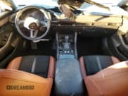 ✅ 2024 Mazda 3 Carbon Edition • VIN: JM1BPBYY4R1704400 • Lot: 88689475. Wystawiony na Copart z przebiegiem Nie podano. Bezpłatny archiwum sprzedaży aukcyjnych z USA i szczegółowy raport historii pojazdu na DreamBid. Zdjęcie 8.