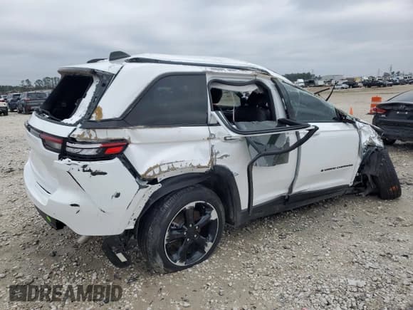 ✅ 2024 Jeep Grand Cherokee Laredo X • VIN: 1C4RJGAG5RC195923 • Lot: 46088565. Listed on Copart with Not provided. Free auction sales archive from the USA and detailed vehicle history report at DreamBid. Image 3.