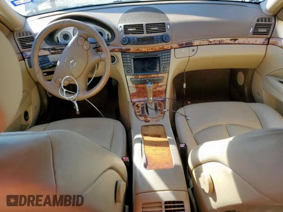 ✅ 2009 Mercedes-Benz E 350 Luxury • VIN: WDBUF56XX9B429163 • Лот: 90686385. Опубликован ранее на Copart с пробегом 159 411 миль. Бесплатный доступ к архиву аукционных продаж из США и подробный отчёт об истории автомобиля на DreamBid. Изображение 8.