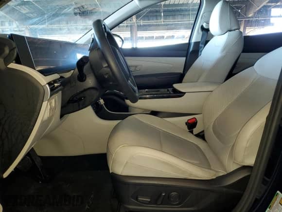 2025 Hyundai Tucson SEL Convenience z VIN KM8JCDD13SU260745, wystawiony jako Copart lot #82285005 z przebiegiem 16 477 mil mil oraz Szkoda całkowita • Salvage title. Historia ofert i sprzedaży dostępna na DreamBid. Obrazek 7.