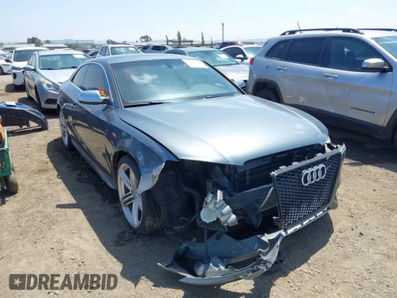 ✅ 2012 Audi S5 Premium Plus • VIN: WAUCVAFR1CA003642 • Лот: 42261370. Опубликован ранее на IAAI с пробегом 102 551 миль. Бесплатный доступ к архиву аукционных продаж из США и подробный отчёт об истории автомобиля на DreamBid. Изображение 6.