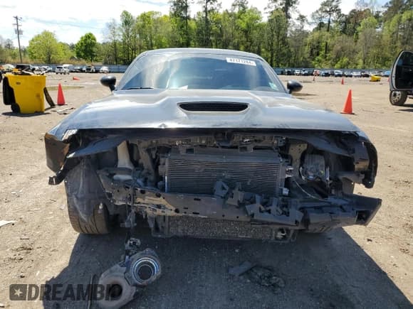 ✅ 2022 Dodge Challenger R/T • VIN: 2C3CDZBT7NH254812 • Lot: 47171284. Wystawiony na Copart z przebiegiem 41 828 mil. Bezpłatny archiwum sprzedaży aukcyjnych z USA i szczegółowy raport historii pojazdu na DreamBid. Zdjęcie 5.