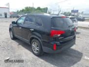 ✅ 2015 Kia Sorento LX • VIN: 5XYKT4A70FG643700 • Lot: 42964068. Wystawiony na IAAI z przebiegiem 155 173 mil. Bezpłatny archiwum sprzedaży aukcyjnych z USA i szczegółowy raport historii pojazdu na DreamBid. Zdjęcie 3.