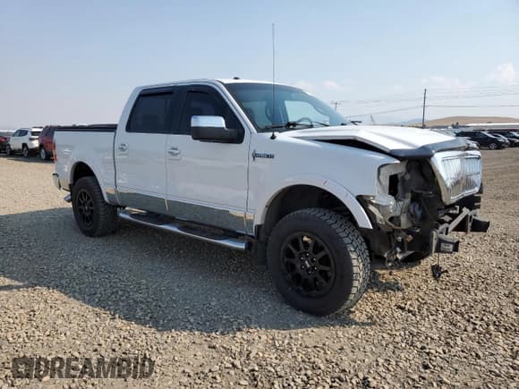 ✅ 2007 Lincoln Mark LT • VIN: 5LTPW18577FJ11300 • Lot: 70647344. Wystawiony na Copart z przebiegiem 128 756 mil. Bezpłatny archiwum sprzedaży aukcyjnych z USA i szczegółowy raport historii pojazdu na DreamBid. Zdjęcie 4.