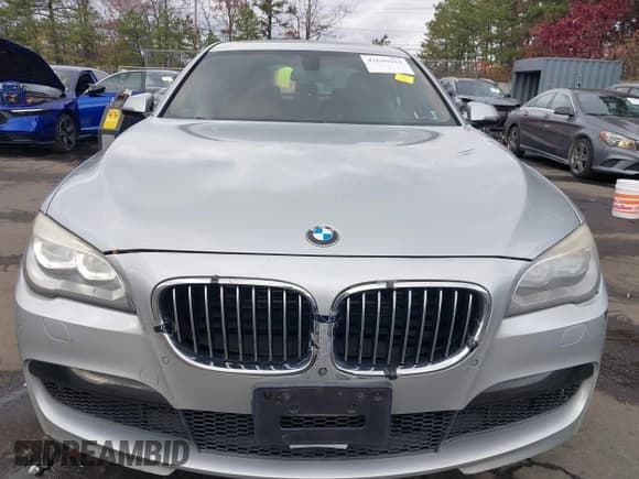 ✅ 2013 BMW 7 Series 750Li xDrive • VIN: WBAYF8C50DD140147 • Lot: 43699433. Listed on IAAI with 113,189 mi. Free auction sales archive from the USA and detailed vehicle history report at DreamBid. Image 12.