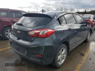 ✅ 2018 Chevrolet Cruze LT • VIN: 3G1BE6SMXJS655198 • Lot: 43238323. Wystawiony na Copart z przebiegiem 32 415 mil. Bezpłatny archiwum sprzedaży aukcyjnych z USA i szczegółowy raport historii pojazdu na DreamBid. Zdjęcie 3.