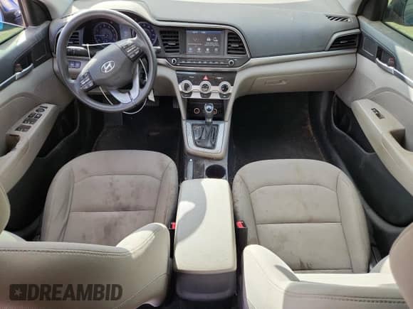 ✅ 2019 Hyundai Elantra SEL • VIN: 5NPD84LF2KH435514 • Лот: 81142185. Опубликован ранее на Copart с пробегом 106 215 миль. Бесплатный доступ к архиву аукционных продаж из США и подробный отчёт об истории автомобиля на DreamBid. Изображение 8.