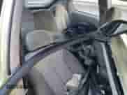 2001 Hyundai Accent GS z VIN KMHCG35C81U152921, wystawiony jako Copart lot #42519995 z przebiegiem 154 669 mil mil oraz Szkoda całkowita • Salvage title. Historia ofert i sprzedaży dostępna na DreamBid. Obrazek 11.