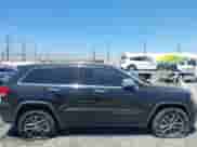 2018 Jeep Grand Cherokee Limited z VIN 1C4RJEBG5JC512008, wystawiony jako IAAI lot #42897081 z przebiegiem 141 938 mil mil oraz . Historia ofert i sprzedaży dostępna na DreamBid. Obrazek 19.