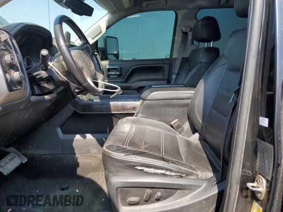 ✅ 2015 GMC Sierra 3500HD Denali • VIN: 1GT424E82FF533913 • Lot: 69794285. Listed on Copart with 95,282 mi. Free auction sales archive from the USA and detailed vehicle history report at DreamBid. Image 7.