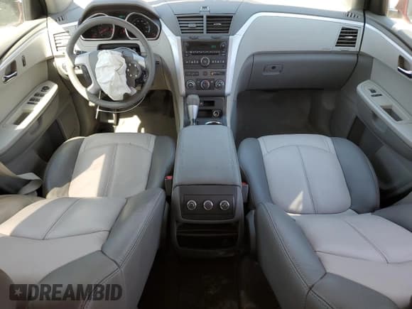 ✅ 2010 Chevrolet Traverse 1LT • VIN: 1GNLRFED3AJ219961 • Lot: 68084614. Wystawiony na Copart z przebiegiem 40 059 mil. Bezpłatny archiwum sprzedaży aukcyjnych z USA i szczegółowy raport historii pojazdu na DreamBid. Zdjęcie 8.