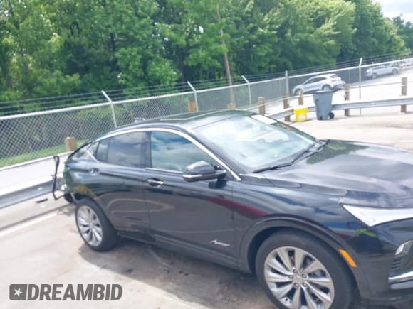 ✅ 2024 Buick Envista Avenir • VIN: KL47LCE20RB034016 • Lot: 42364129. Wystawiony na IAAI z przebiegiem 23 422 mil. Bezpłatny archiwum sprzedaży aukcyjnych z USA i szczegółowy raport historii pojazdu na DreamBid. Zdjęcie 13.