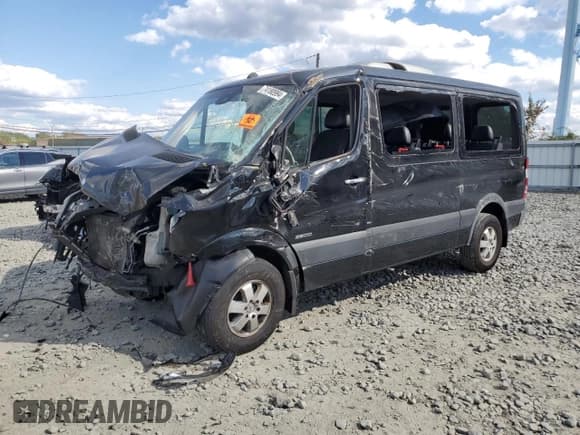 ✅ 2015 Mercedes-Benz Sprinter Passenger • VIN: WDZPE7DC8F5976066 • Лот: 74180994. Опубликован ранее на Copart с пробегом Не указан. Бесплатный доступ к архиву аукционных продаж из США и подробный отчёт об истории автомобиля на DreamBid. Изображение 1.