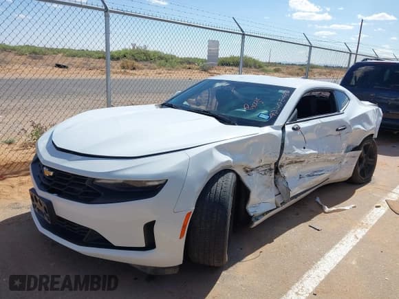 ✅ 2019 Chevrolet Camaro 1LS • VIN: 1G1FB1RX6K0103641 • Lot: 42205486. Wystawiony na IAAI z przebiegiem 49 808 mil. Bezpłatny archiwum sprzedaży aukcyjnych z USA i szczegółowy raport historii pojazdu na DreamBid. Zdjęcie 17.