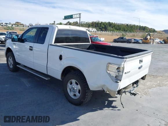 ✅ 2014 Ford F-150 XL • VIN: 1FTFX1CT4EFA32245 • Lot: 41653333. Wystawiony na IAAI z przebiegiem 179 197 mil. Bezpłatny archiwum sprzedaży aukcyjnych z USA i szczegółowy raport historii pojazdu na DreamBid. Zdjęcie 3.