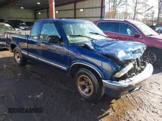 ✅ 2001 Chevrolet S-10 LS • VIN: 1GCCS19W718185056 • Лот: 41268346. Опубликован ранее на IAAI с пробегом 158 052 миль. Бесплатный доступ к архиву аукционных продаж из США и подробный отчёт об истории автомобиля на DreamBid. Изображение 1.