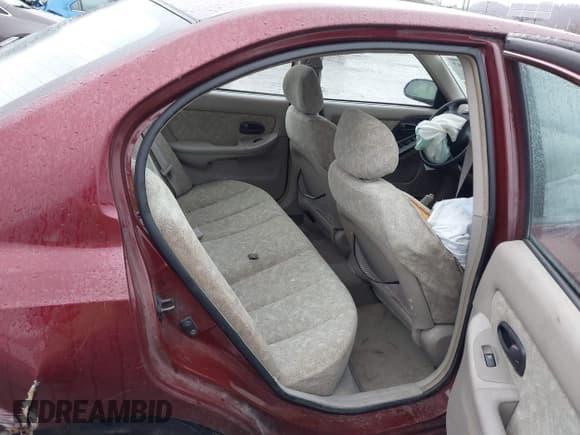 ✅ 2001 Hyundai Elantra GLS • VIN: KMHDN45D31U157064 • Lot: 41555447. Wystawiony na IAAI z przebiegiem Nie podano. Bezpłatny archiwum sprzedaży aukcyjnych z USA i szczegółowy raport historii pojazdu na DreamBid. Zdjęcie 8.