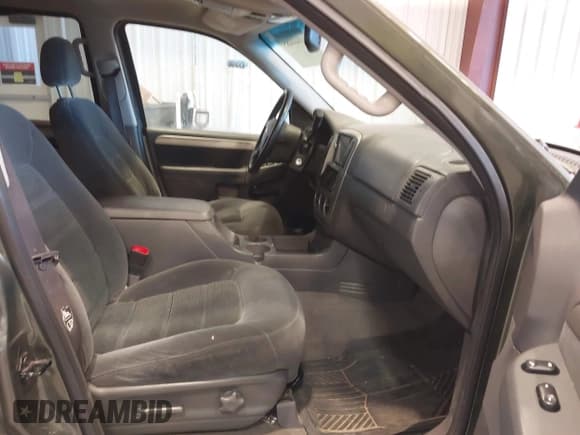 ✅ 2003 Ford Explorer XLT • VIN: 1FMZU73E43ZB33450 • Лот: 41044485. Опубликован ранее на IAAI с пробегом 155 948 миль. Бесплатный доступ к архиву аукционных продаж из США и подробный отчёт об истории автомобиля на DreamBid. Изображение 5.