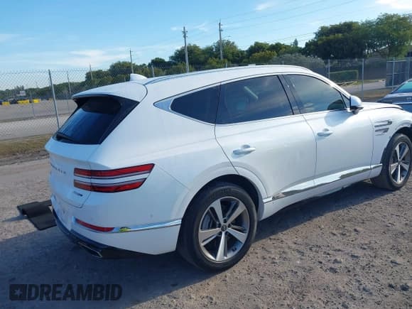 ✅ 2023 Genesis GV80 • VIN: KMUHCESCXPU106714 • Lot: 41899438. Wystawiony na IAAI z przebiegiem 35 750 mil. Bezpłatny archiwum sprzedaży aukcyjnych z USA i szczegółowy raport historii pojazdu na DreamBid. Zdjęcie 4.