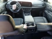 ✅ 2026 Chevrolet Traverse FWD LT • VIN: 1GNERGKS0TJ131714 • Lot: 81644775. Wystawiony na Copart z przebiegiem 1 711 mil. Bezpłatny archiwum sprzedaży aukcyjnych z USA i szczegółowy raport historii pojazdu na DreamBid. Zdjęcie 8.