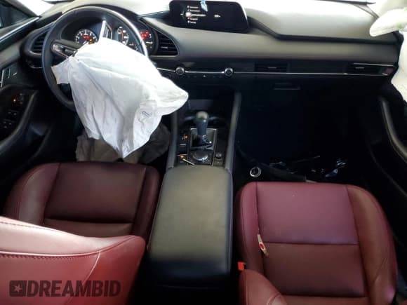 ✅ 2023 Mazda 3 S Carbon Edition • VIN: 3MZBPACM7PM365028 • Lot: 69847295. Wystawiony na Copart z przebiegiem 41 187 mil. Bezpłatny archiwum sprzedaży aukcyjnych z USA i szczegółowy raport historii pojazdu na DreamBid. Zdjęcie 8.