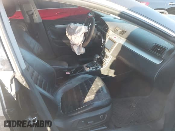 ✅ 2009 Volkswagen CC Luxury • VIN: WVWHL73C59E513107 • Lot: 43670060. Listed on IAAI with 177,870 mi. Free auction sales archive from the USA and detailed vehicle history report at DreamBid. Image 5.