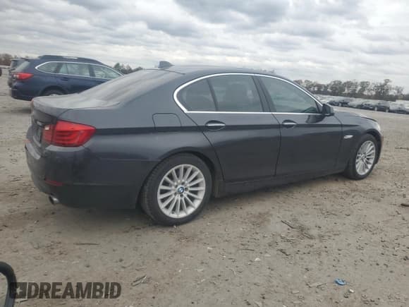 ✅ 2013 BMW 5 Series 535i xDrive • VIN: WBAFU7C52DDU70220 • Lot: 89883165. Wystawiony na Copart z przebiegiem 155 066 mil. Bezpłatny archiwum sprzedaży aukcyjnych z USA i szczegółowy raport historii pojazdu na DreamBid. Zdjęcie 3.