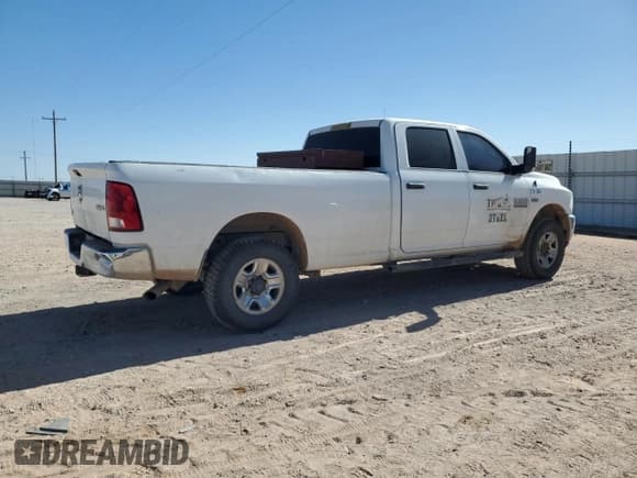 ✅ 2014 Ram 2500 Tradesman • VIN: 3C6UR5HJ1EG186160 • Lot: 49997895. Listed on Copart with 136,195 mi. Free auction sales archive from the USA and detailed vehicle history report at DreamBid. Image 3.