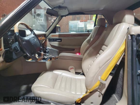 ✅ 1994 Jaguar XJS • VIN: SAJNX4744RC187600 • Lot: 62884245. Wystawiony na Copart z przebiegiem 104 272 mil. Bezpłatny archiwum sprzedaży aukcyjnych z USA i szczegółowy raport historii pojazdu na DreamBid. Zdjęcie 7.