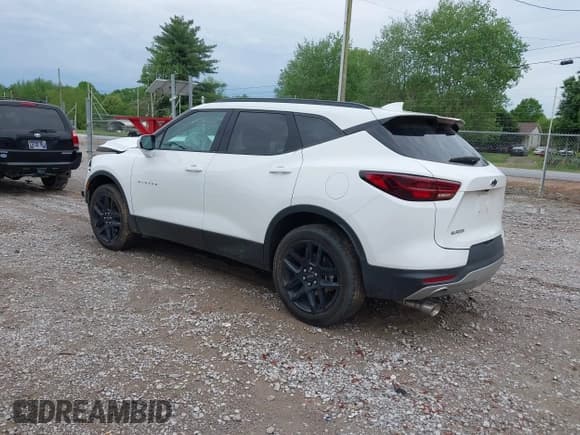 ✅ 2024 Chevrolet Blazer LT • VIN: 3GNKBDRS3RS182739 • Lot: 42090575. Listed on IAAI with 13,005 mi. Free auction sales archive from the USA and detailed vehicle history report at DreamBid. Image 3.