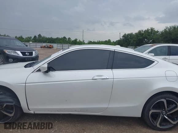 ✅ 2011 Honda Accord EX-L • VIN: 1HGCS2B82BA003664 • Лот: 42621826. Опубликован ранее на IAAI с пробегом 86 075 миль. Бесплатный доступ к архиву аукционных продаж из США и подробный отчёт об истории автомобиля на DreamBid. Изображение 15.