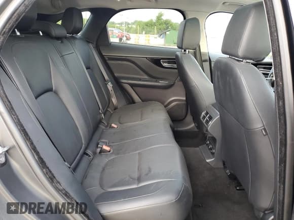 ✅ 2017 Jaguar F-Pace 20d Premium • VIN: SADCJ2BN2HA089384 • Лот: 68904345. Опубликован ранее на Copart с пробегом 96 370 миль. Бесплатный доступ к архиву аукционных продаж из США и подробный отчёт об истории автомобиля на DreamBid. Изображение 11.