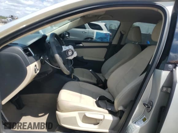 ✅ 2011 Volkswagen Jetta SE • VIN: 3VWDX7AJ9BM353007 • Лот: 52447345. Опубликован ранее на Copart с пробегом 206 029 миль. Бесплатный доступ к архиву аукционных продаж из США и подробный отчёт об истории автомобиля на DreamBid. Изображение 7.